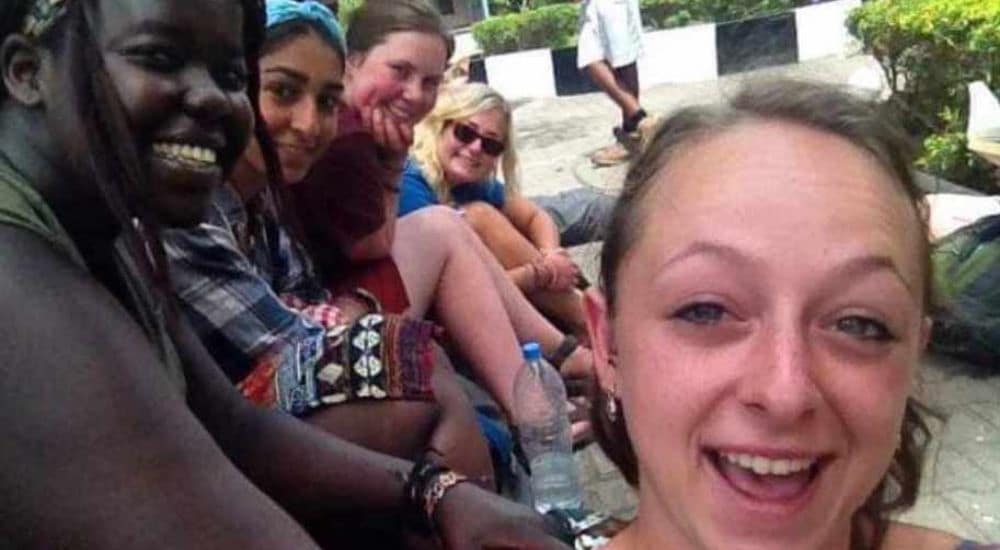 jodie and her friends taking a group selfie