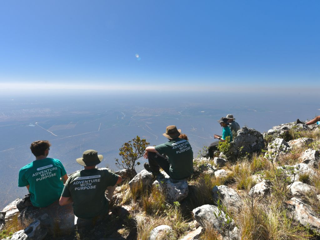 south africa volunteer and volunteer manager on trek